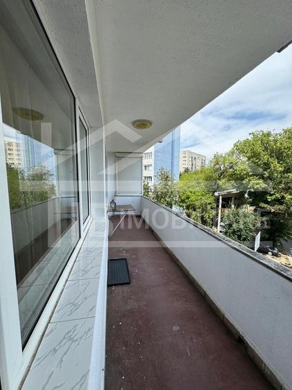 Apartament cu 3 camere decomandat, mobilat în Aleea Carpați