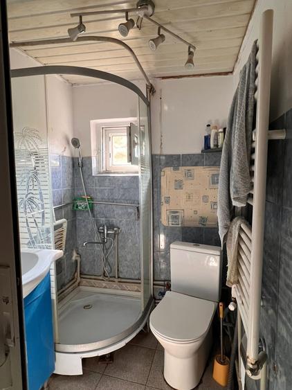 Casă individuală cu 3 camere cu Teren 528 Mp în Est