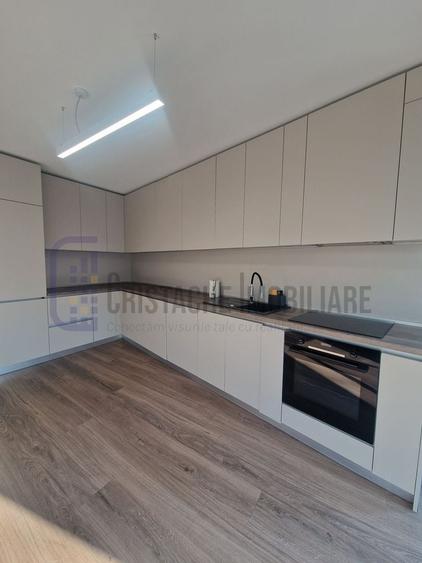 Apartament cu 4 camere semidecomandat, mobilat în Unirii