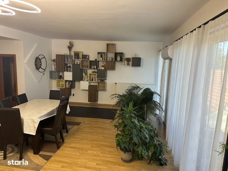 Casă cu 4 camere cu Teren 1219 Mp în Sud