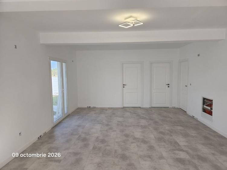 Casă cu 4 camere în Parța