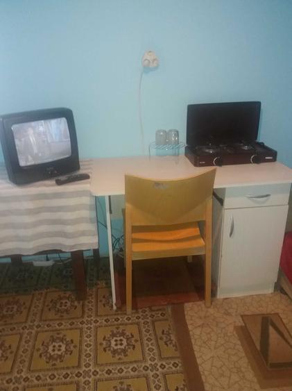 Camera la curte cu intrare separata. Tel. 0772080516. - 10