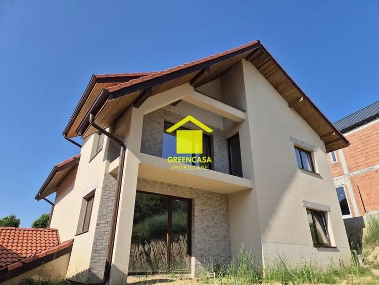 Casă individuală cu 5 camere cu Garaj în Feleacu