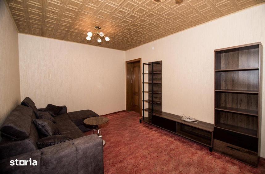 Apartament cu 3 camere, mobilat în Calea București