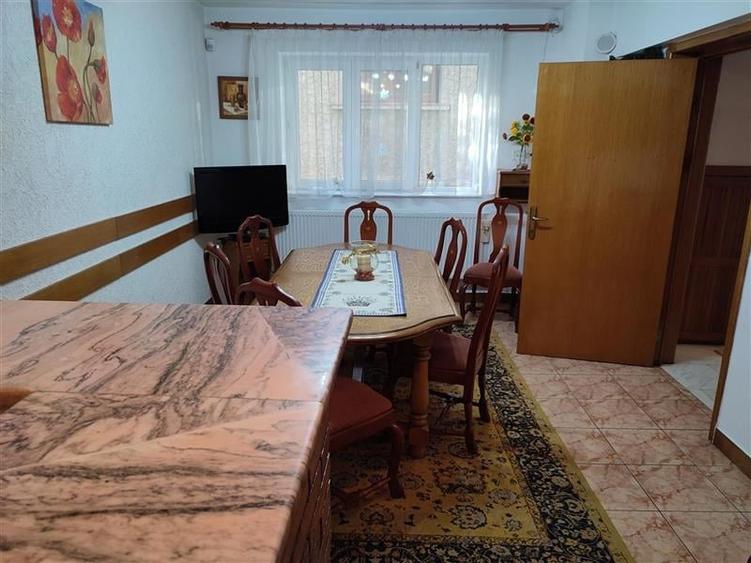 Casă individuală cu 5 camere cu Canalizare în Brașovul Vechi
