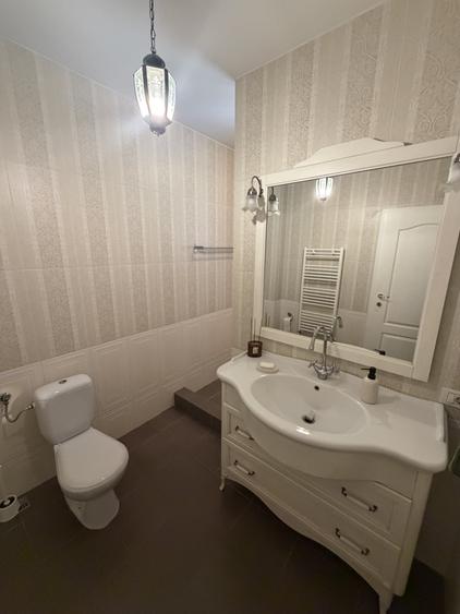 Casă individuală cu 5 camere cu Canalizare în Giroc