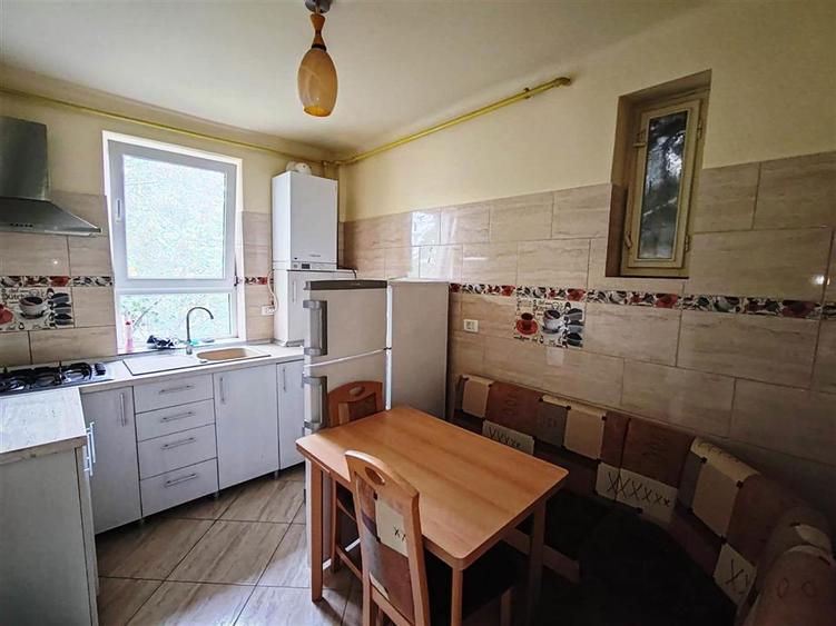 Apartament cu 2 camere semidecomandat, mobilat în Ultracentral