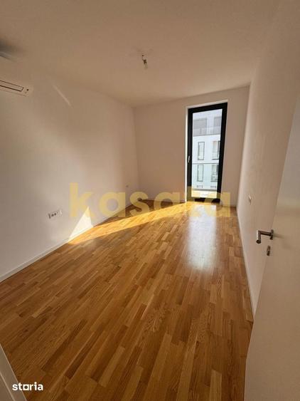 Apartament cu 4 camere în Băneasa