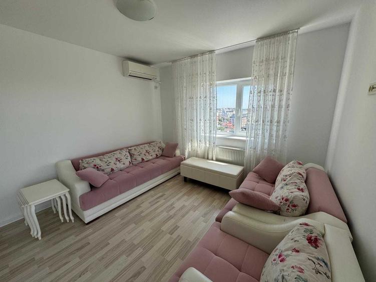 Apartament cu 3 camere semidecomandat în Titan