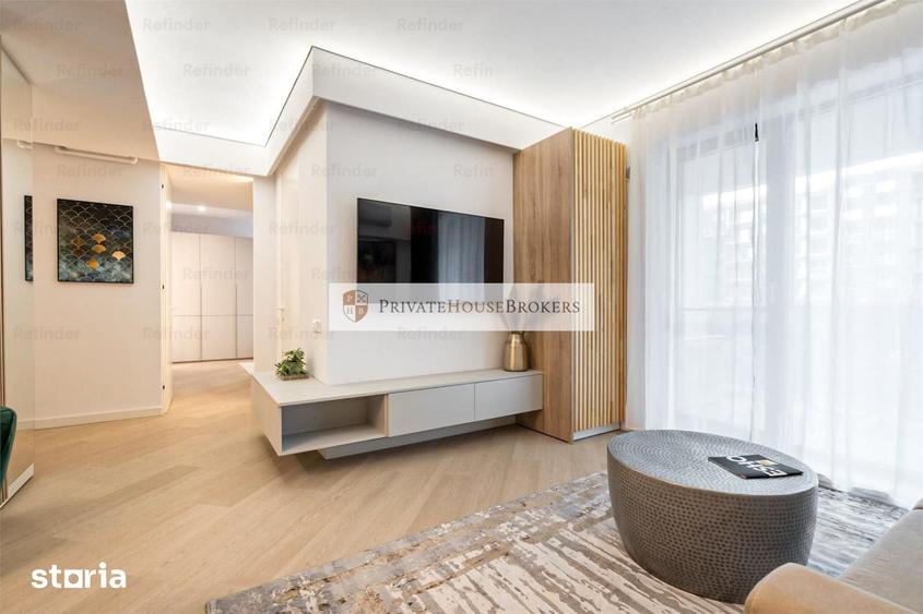 Apartament cu 3 camere semidecomandat, mobilat în Central — fotografia 3