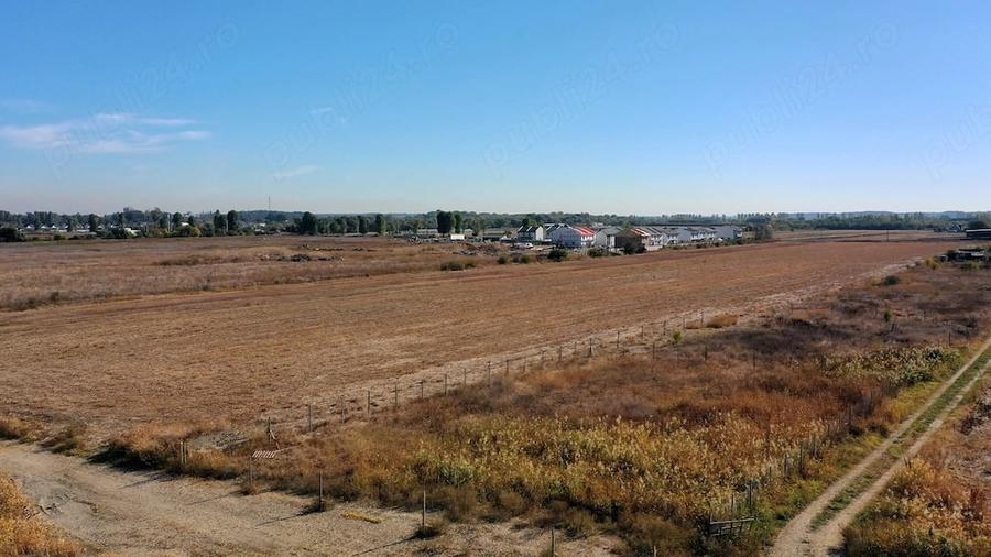Teren de 2430 mp, în Central