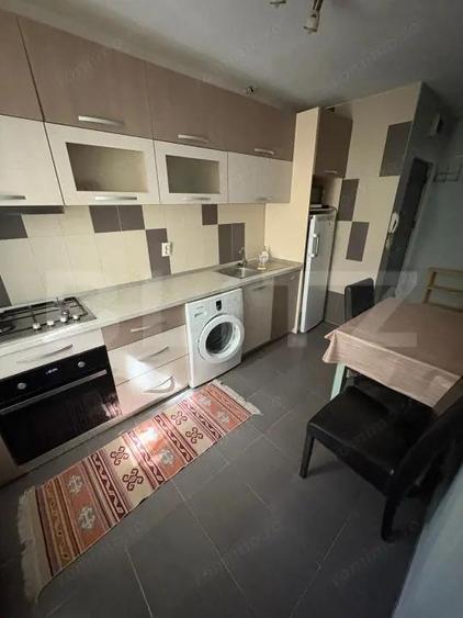 Apartament cu 2 camere semidecomandat în Decebal