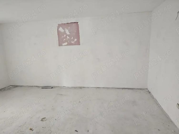 Casă cu 5 camere în Berislăvești