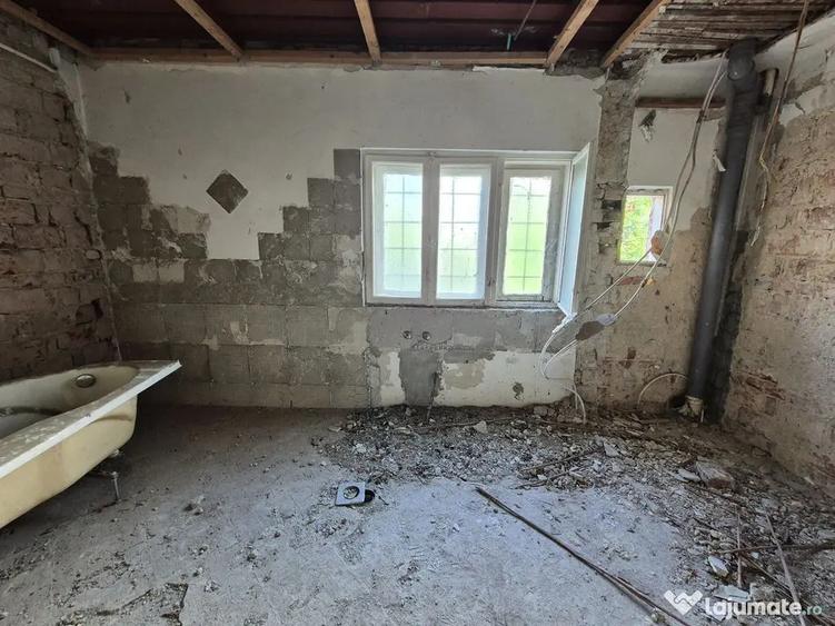 Casă cu 7 camere cu Teren 176 Mp în Baicului