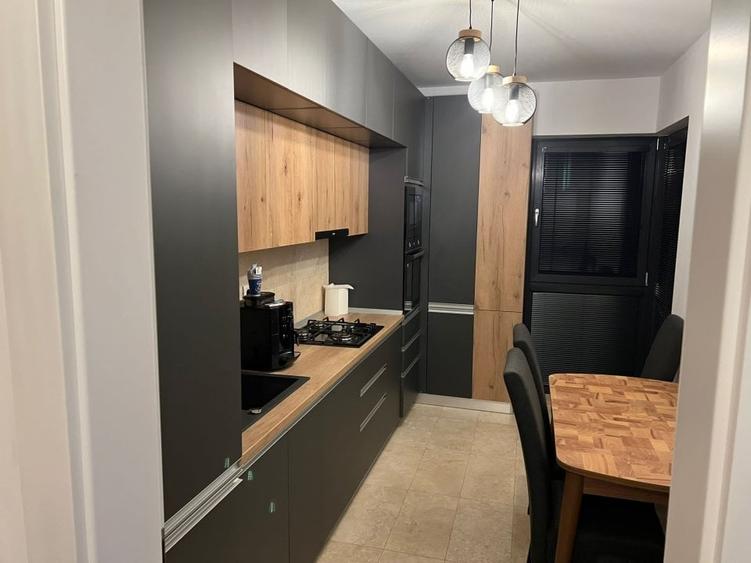 Apartament cu 2 camere semidecomandat, mobilat în Ultracentral