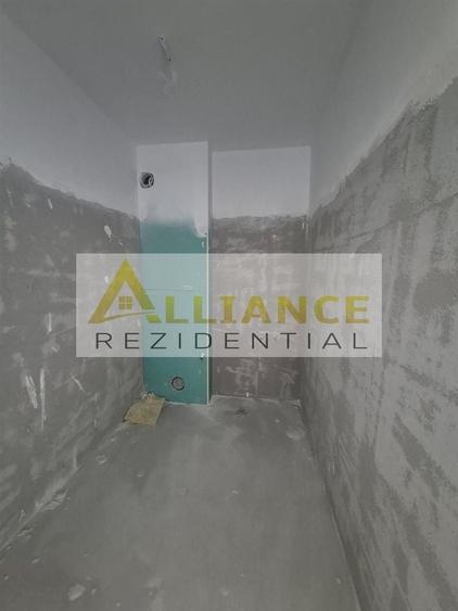 Apartament cu 3 camere decomandat în Berceni