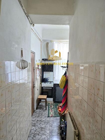 Apartament cu 3 camere semidecomandat în Universitate