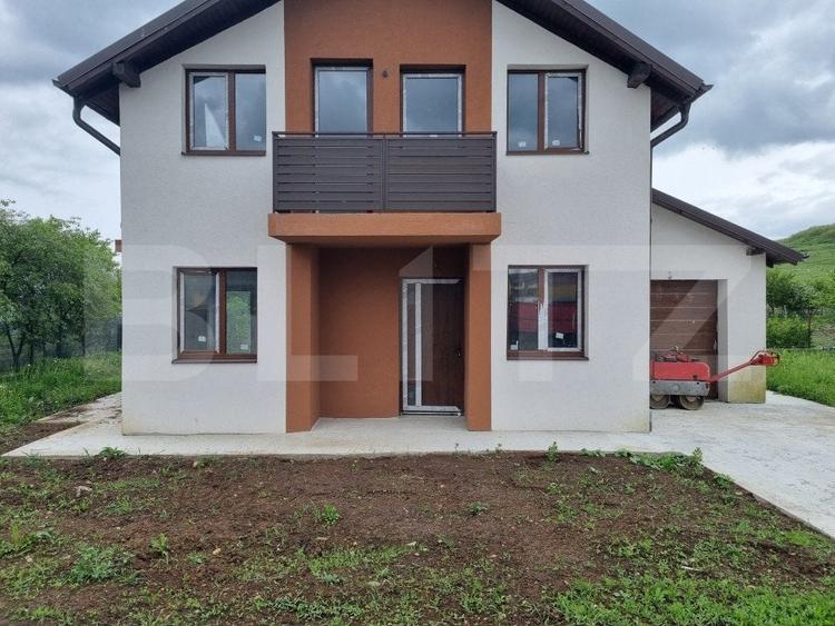 Casă individuală cu 4 camere cu Canalizare în Jucu de Mijloc