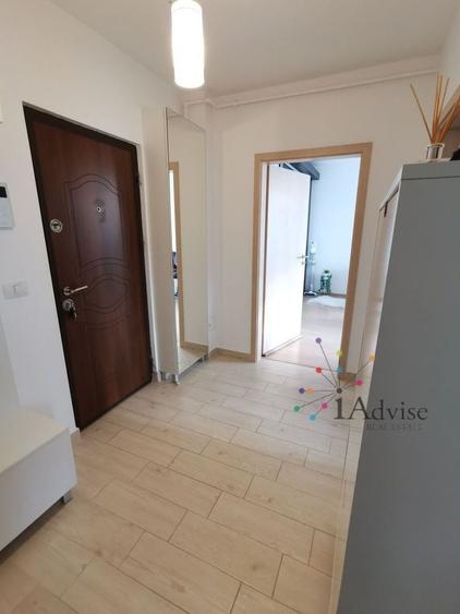 Apartament cu 2 camere decomandat în Tractorul