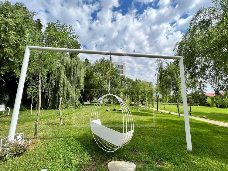 Apartament cu 3 camere semidecomandat, mobilat în Sisești