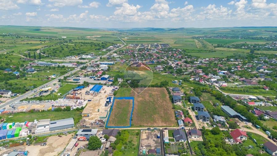 Teren agricol intravilan de 5099 mp, în Zorleni