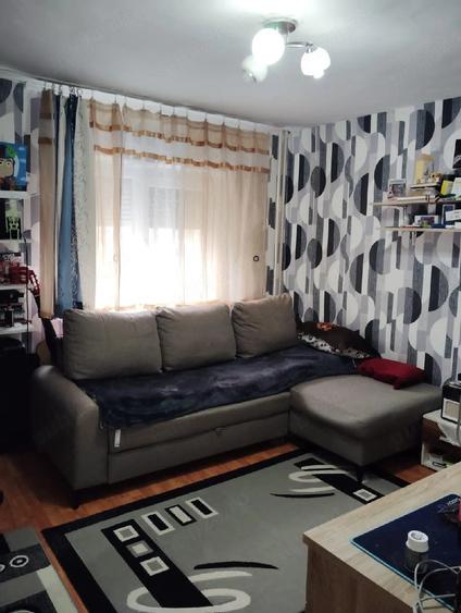 Apartament cu 3 camere nedecomandat în Rogerius