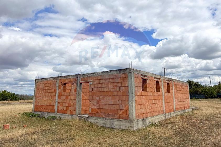Teren Construcții intravilan de 2651 mp, în Frumușeni