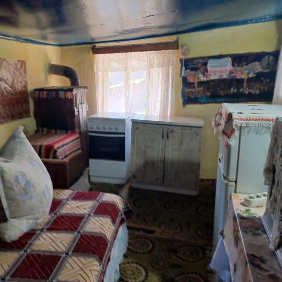 Casă cu 3 camere în Podu Turcului