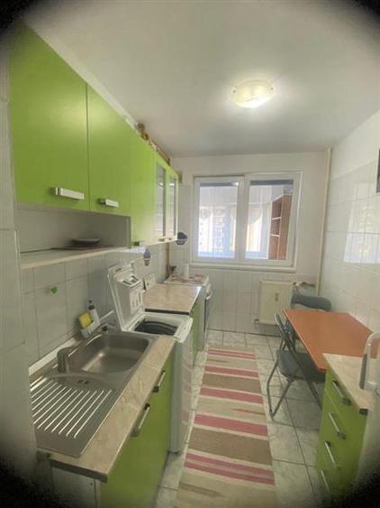 Apartament cu 2 camere semidecomandat, mobilat în Gorjului