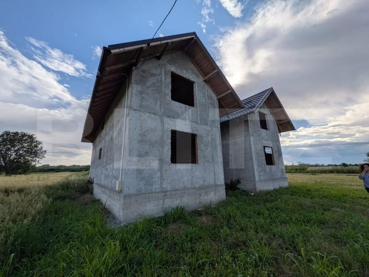 Casă individuală cu 6 camere cu Canalizare în Exterior Vest