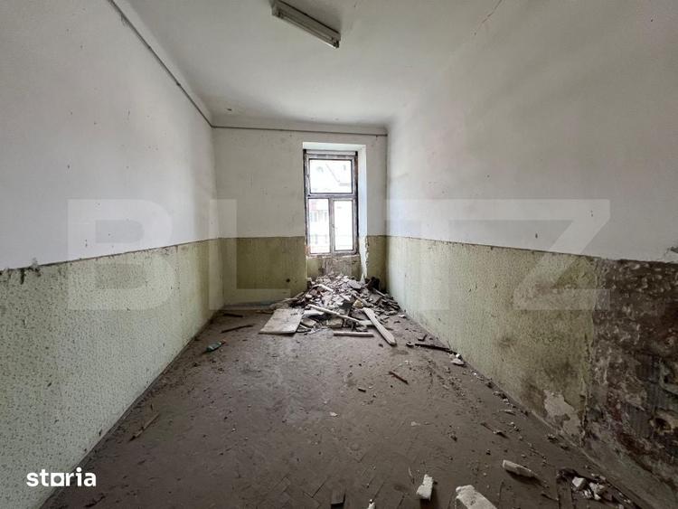 Spațiu comercial, de 900 mp, în Aiud