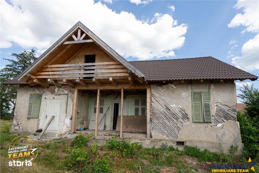 Casă cu 3 camere cu Teren 2770 Mp în Ozun