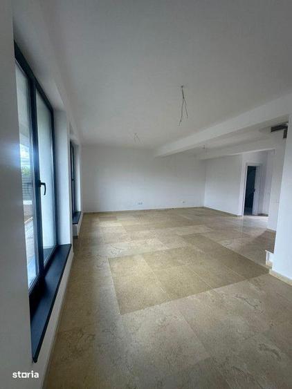 Casă cu 6 camere cu Teren 280 Mp în Central