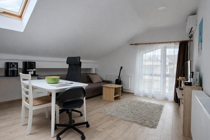Apartament cu 3 camere decomandat, mobilat în Andrei Mureșanu