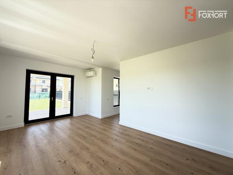 Duplex cu 5 camere cu Canalizare în Dumbrăvița