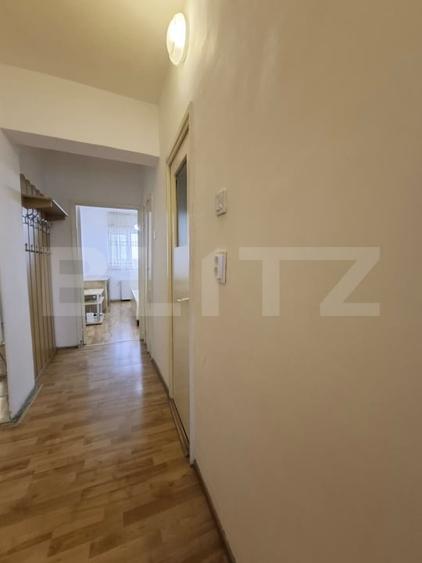 Apartament cu 3 camere decomandat, mobilat în Calea București