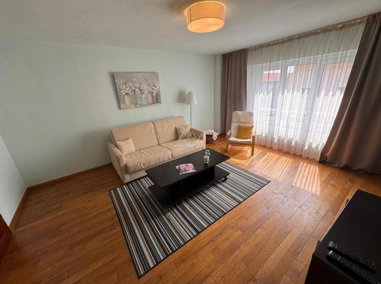 Apartament cu 3 camere decomandat, mobilat în Dorobanților