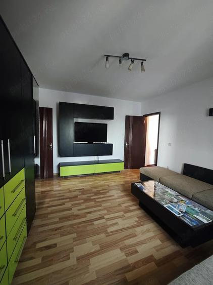 Apartament cu 3 camere decomandat în Dorobanți
