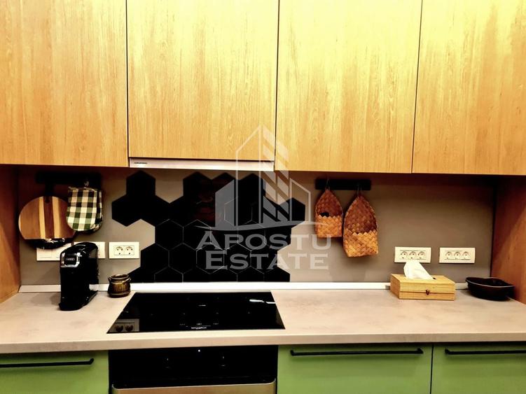 Apartament cu 3 camere nedecomandat, mobilat în Badea Cârțan