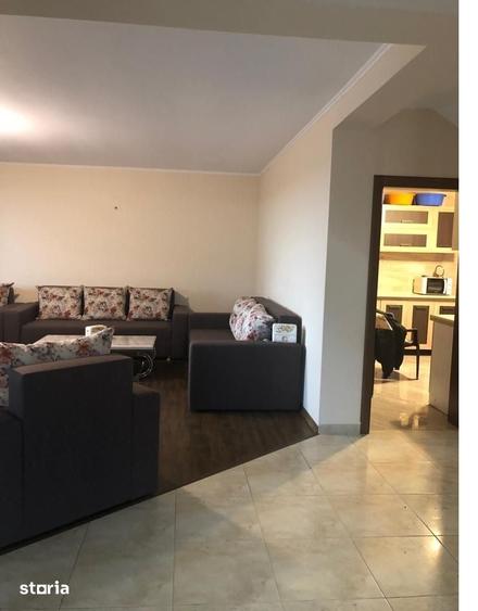 Casă cu 6 camere cu Teren 500 Mp în Petrăchioaia