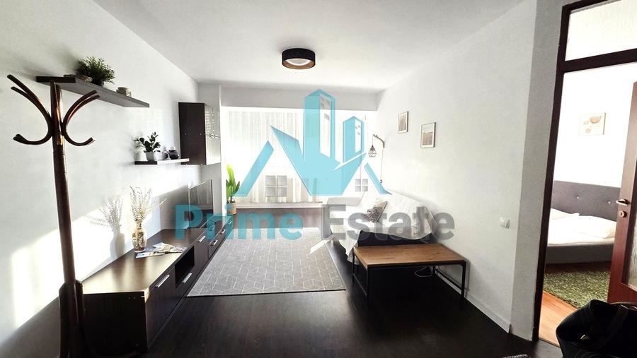 Apartament cu 3 camere semidecomandat, mobilat în Semicentral