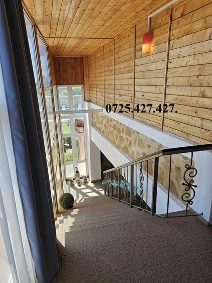 Casă cu 25 camere cu Teren 2940 Mp în Central