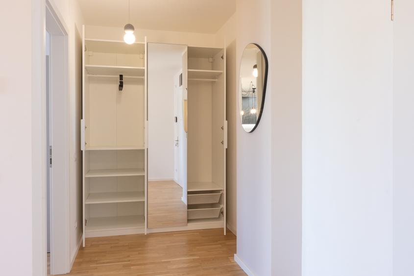 Apartament cu 2 camere semidecomandat, mobilat în Central