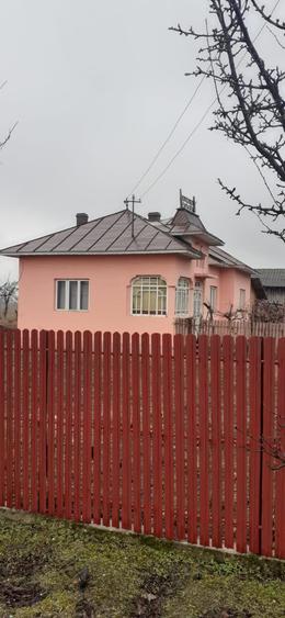 Casă cu 3 camere în Bărăști