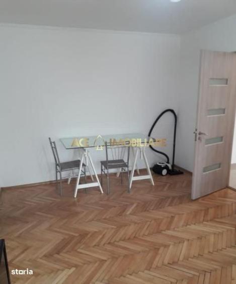 Apartament cu 3 camere în Mihai Bravu