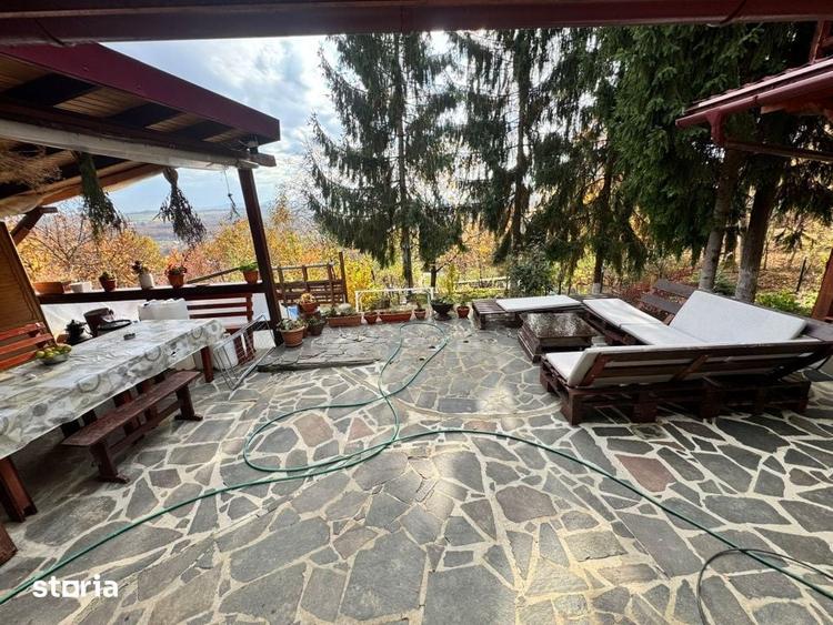 Casă cu 4 camere cu Teren 1527 Mp în Central