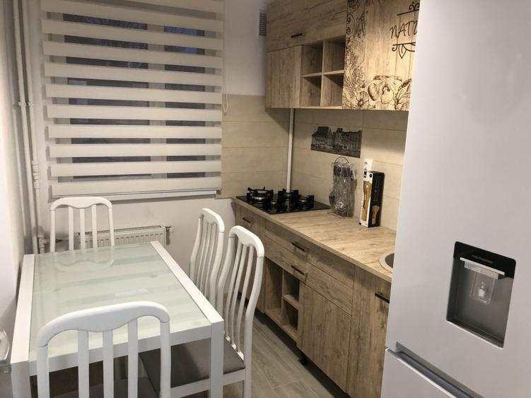 Apartament cu 2 camere semidecomandat, mobilat în Unirii