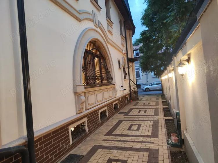 Casă cu 6 camere cu Teren 230 Mp în Titulescu