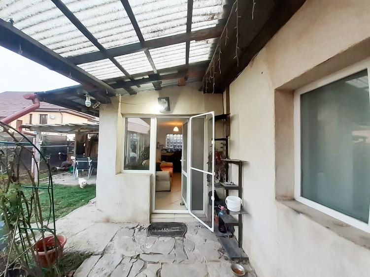 Casă cu 3 camere cu Teren 400 Mp în Podul de Piatră