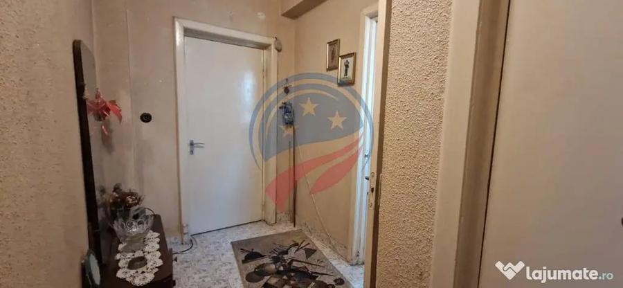 Apartament cu 3 camere semidecomandat în Gării